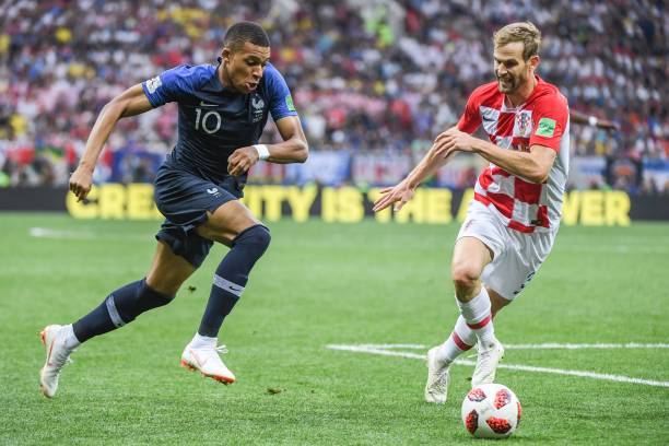 现代足球要 现代足球要