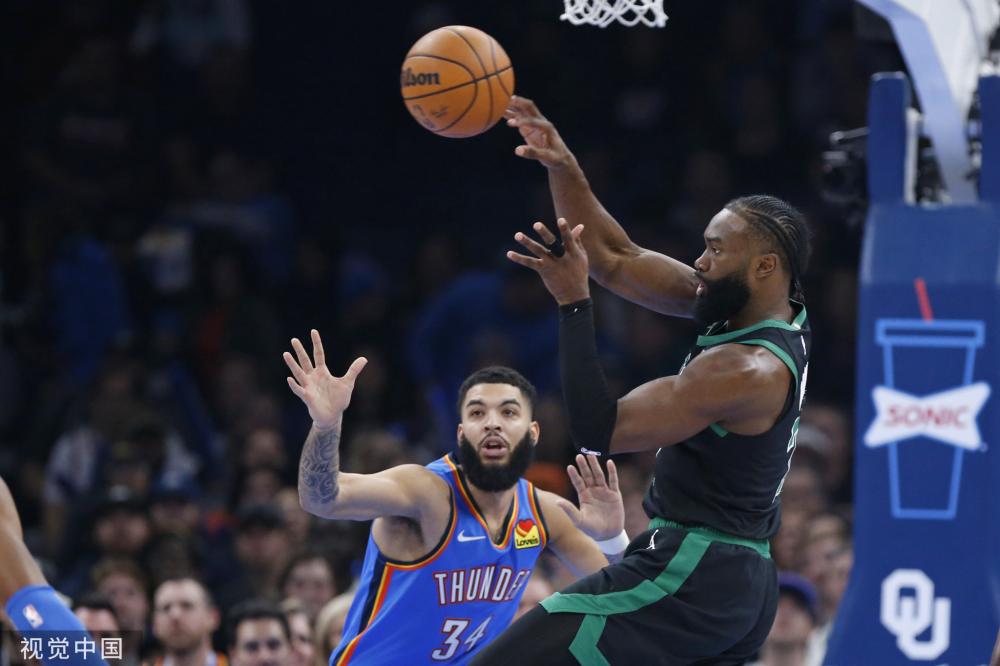 两人之间的 两人之间的